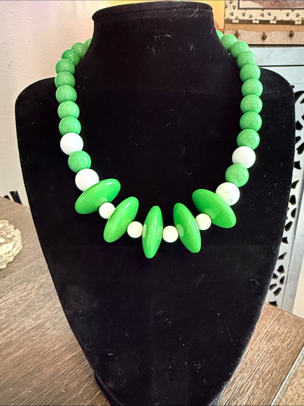 Vintage Lucite MCM Retro Necklace